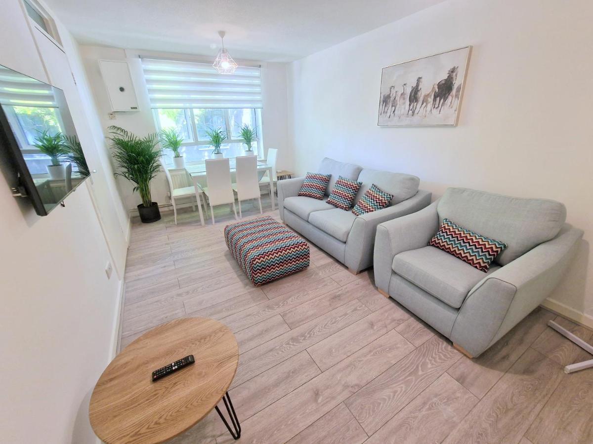 Flat In Battersea, 5 Minutes From Clapham Junction Station Apartment Londra Exterior foto