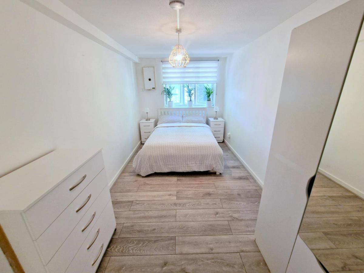 Flat In Battersea, 5 Minutes From Clapham Junction Station Apartment Londra Exterior foto